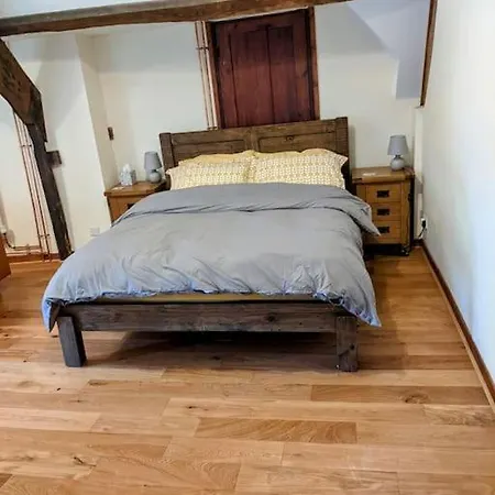The Old Granary Farm Cottage Abergavenny Extérieur photo